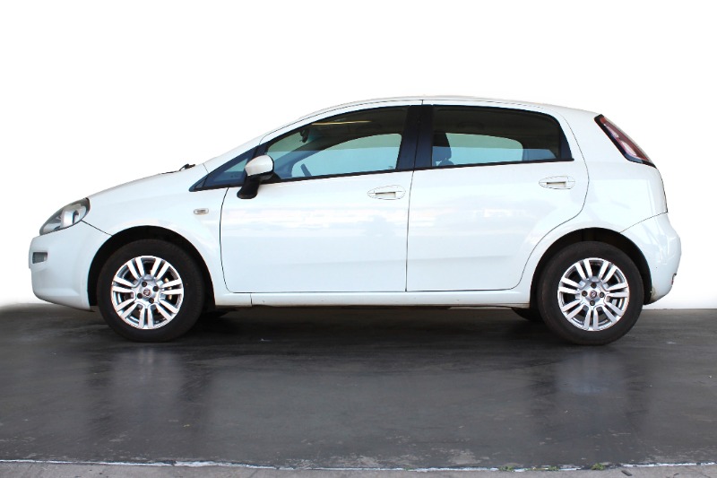 FIAT PUNTO 1.4 EASY 5DR - 7 