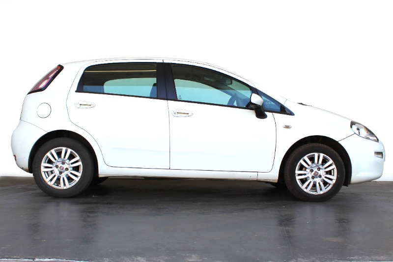 FIAT PUNTO 1.4 EASY 5DR - 1 