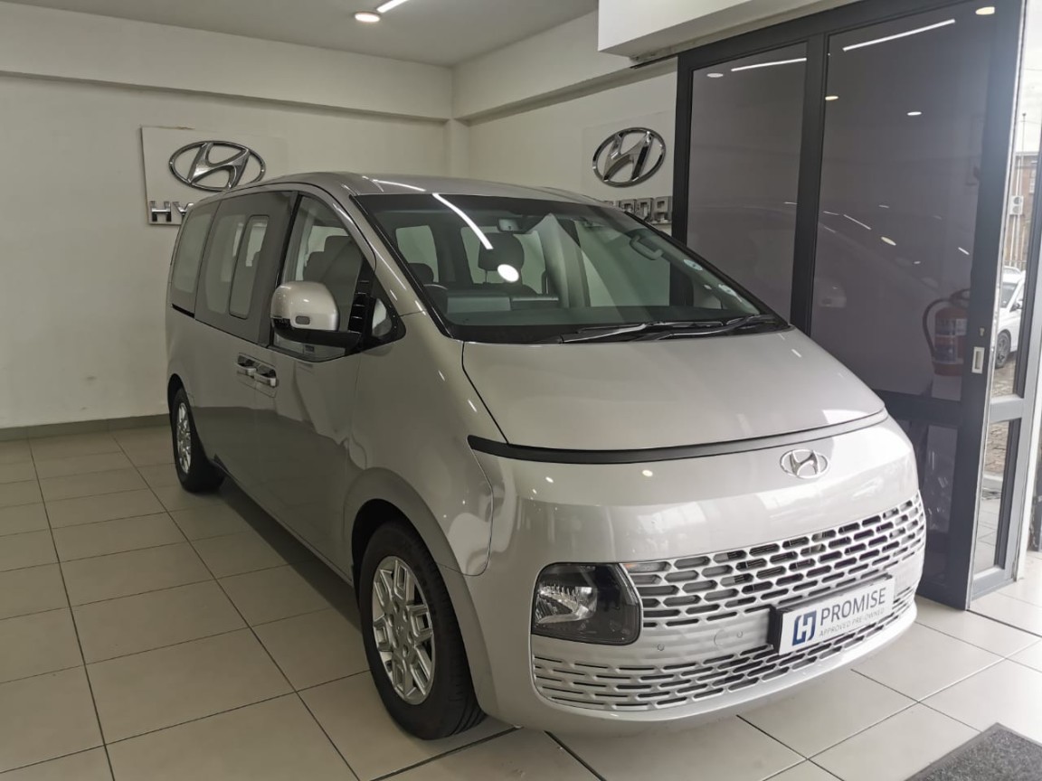 Hyundai Staria 2.2D Executive (9 Seater)