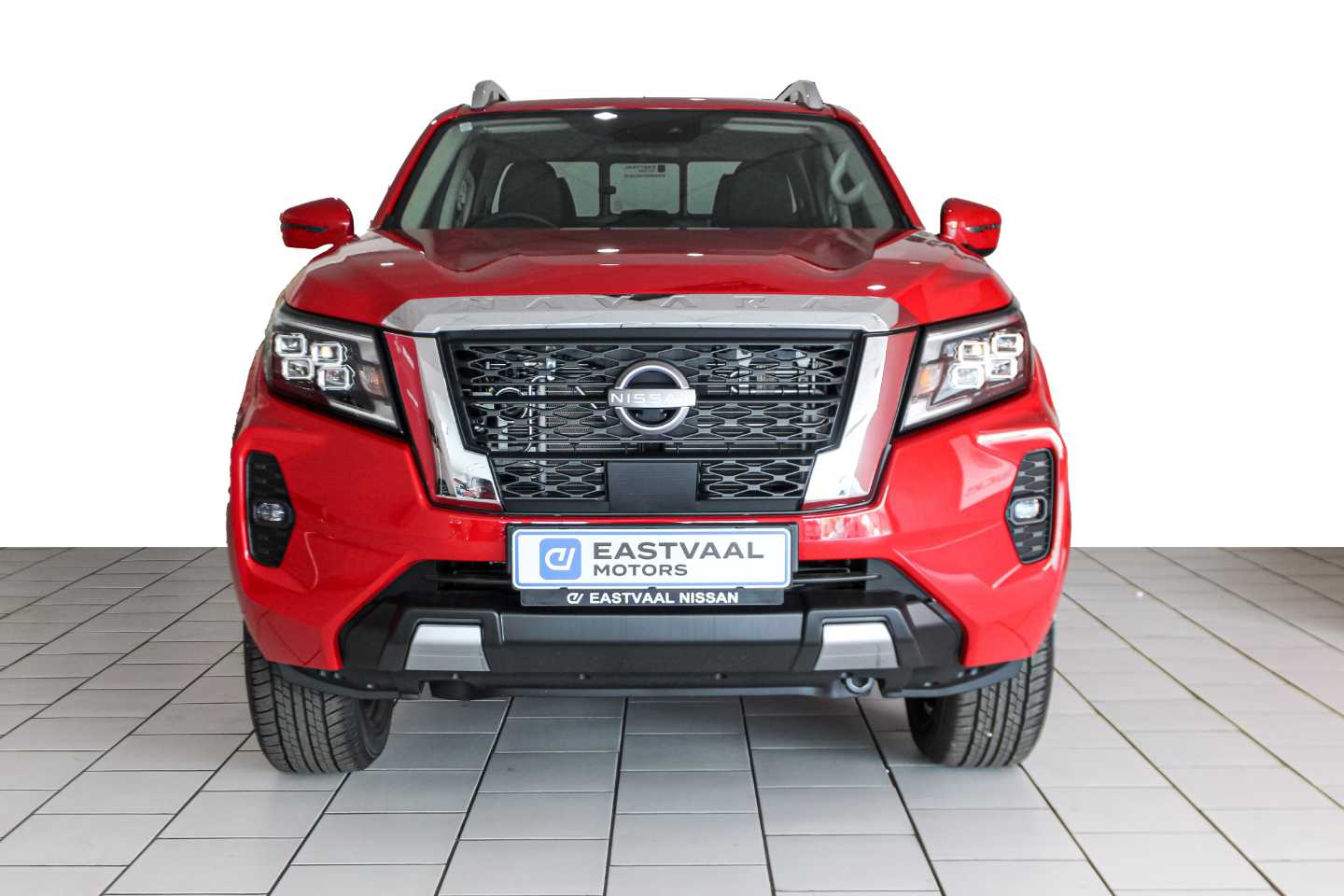 NISSAN NAVARA 2.5DDTI LE/LE PLUS 4X4 A/T D/C P/U - 1 