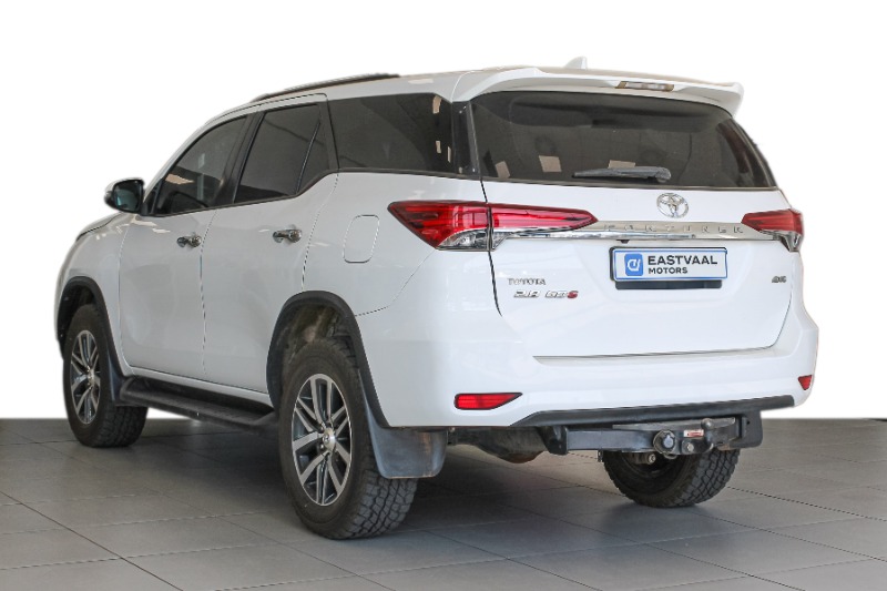 TOYOTA FORTUNER 2.8GD-6 4X4 A/T - 3 