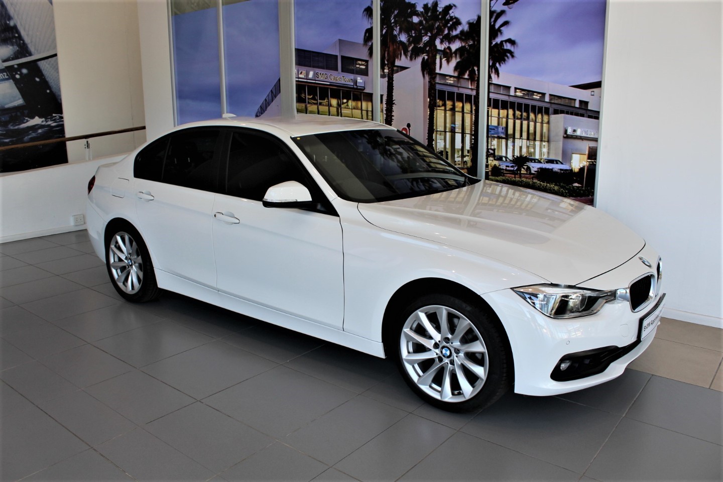 BMW 320i (F30)