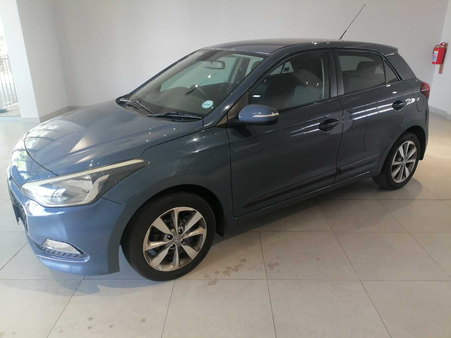 HYUNDAI i20 1.4 FLUID - 1 