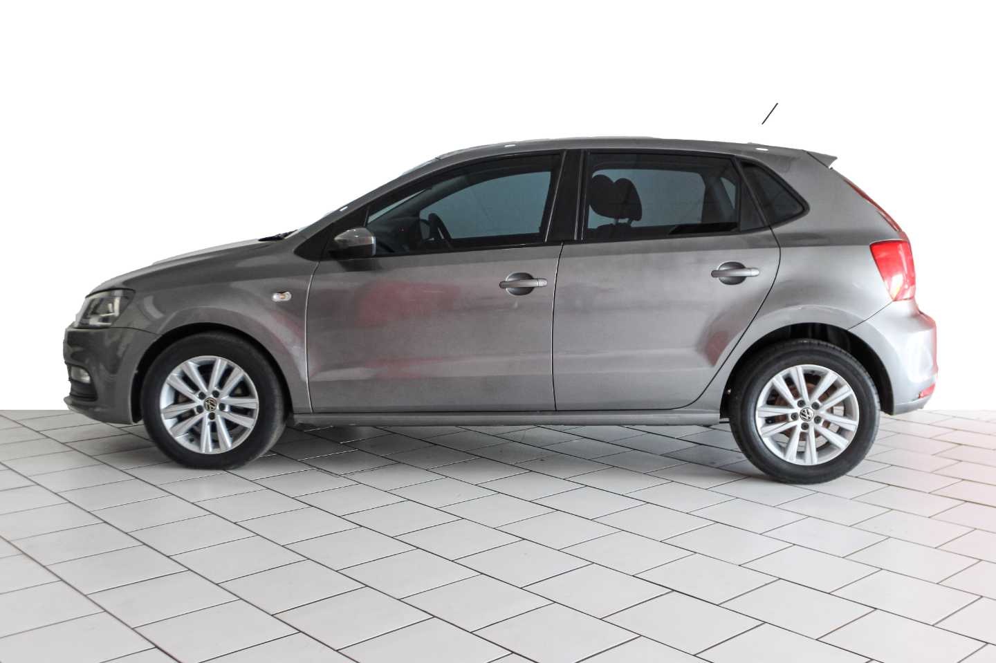 VOLKSWAGEN POLO VIVO 1.4 COMFORTLINE (5DR) - 3 