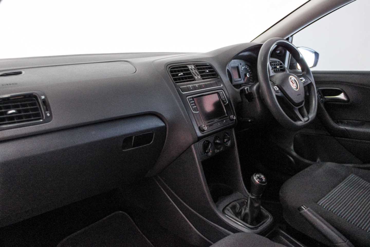 VOLKSWAGEN POLO VIVO 1.4 COMFORTLINE (5DR) - 14 