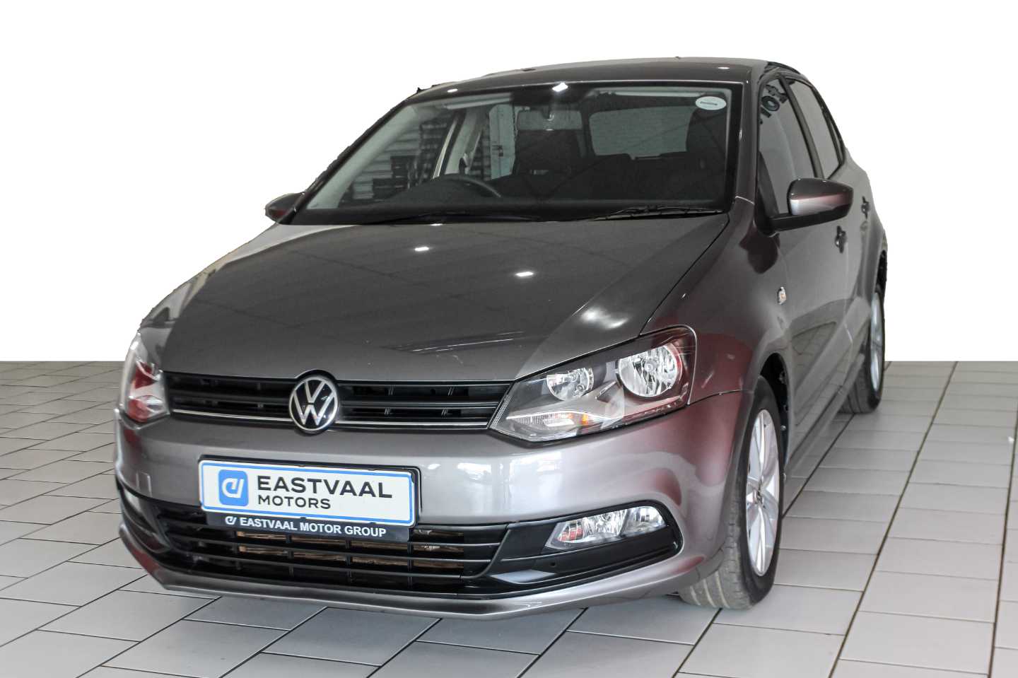 VOLKSWAGEN POLO VIVO 1.4 COMFORTLINE (5DR) - 2 