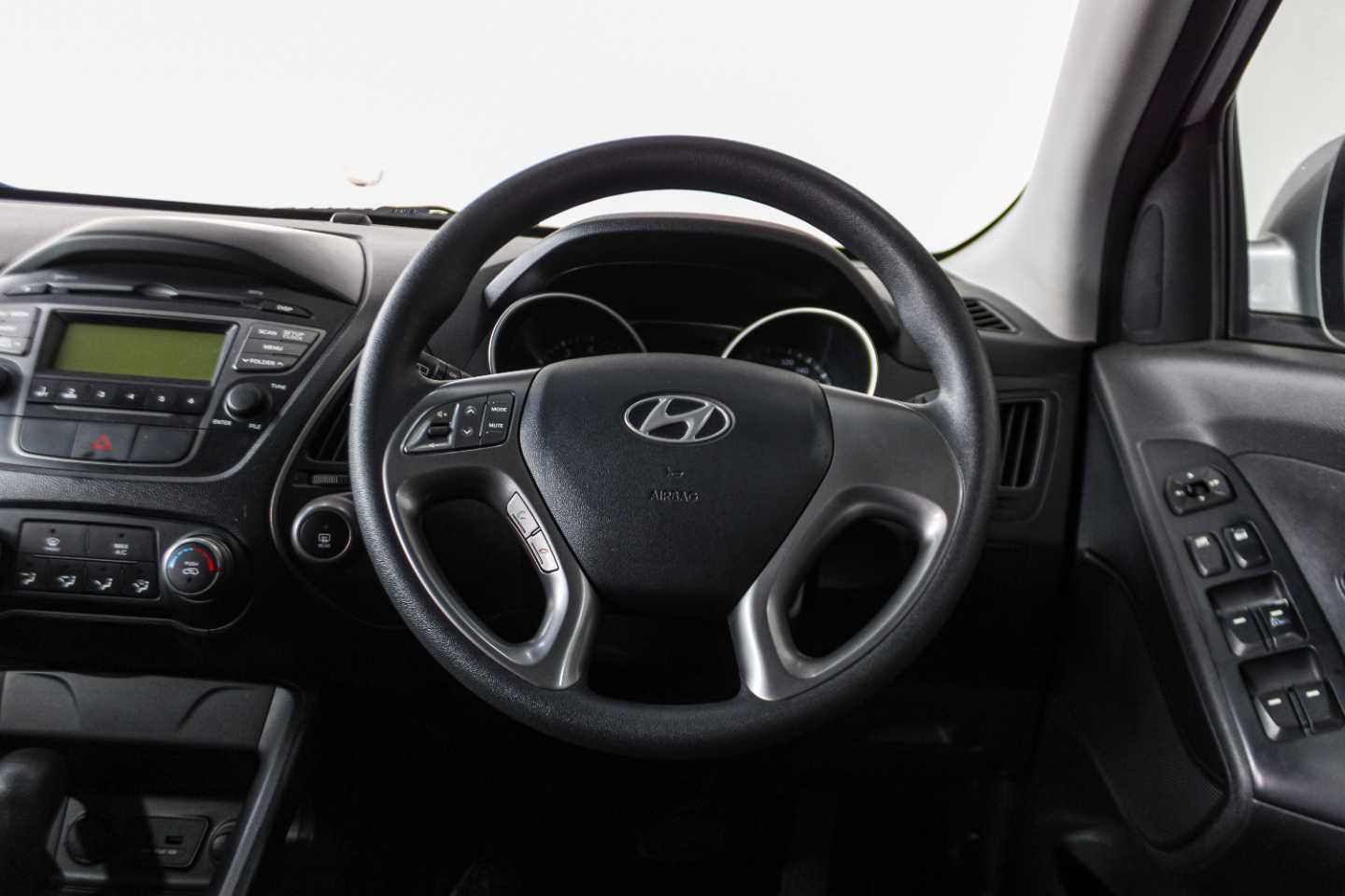 HYUNDAI iX35 2.0 PREMIUM A/T - 13 