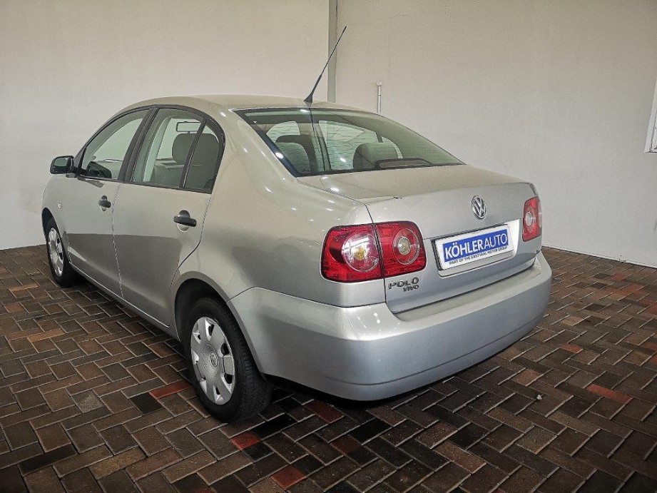 VOLKSWAGEN POLO VIVO 1.4 TRENDLINE - 6 