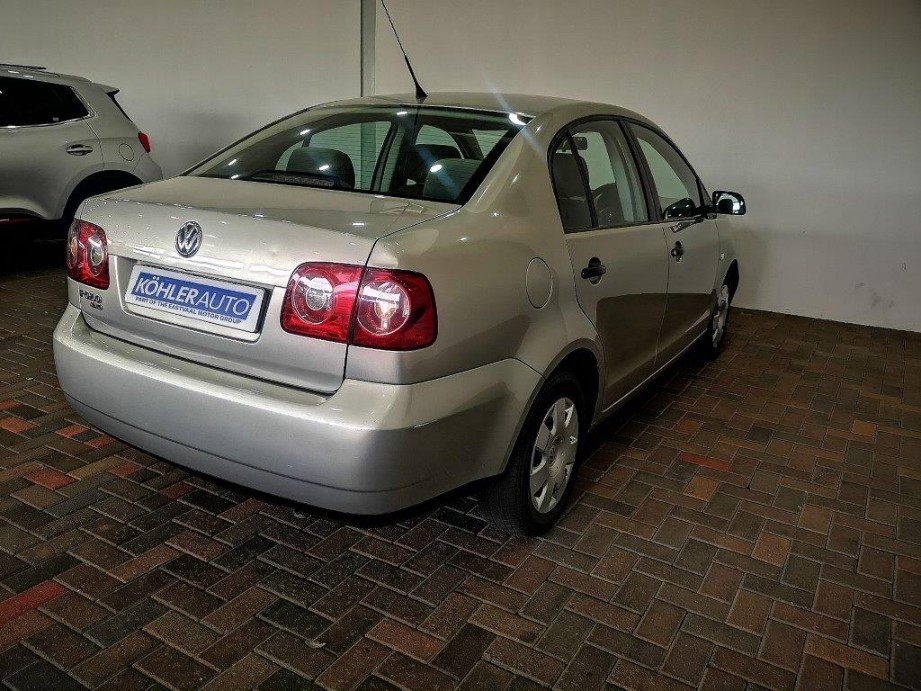 VOLKSWAGEN POLO VIVO 1.4 TRENDLINE - 7 