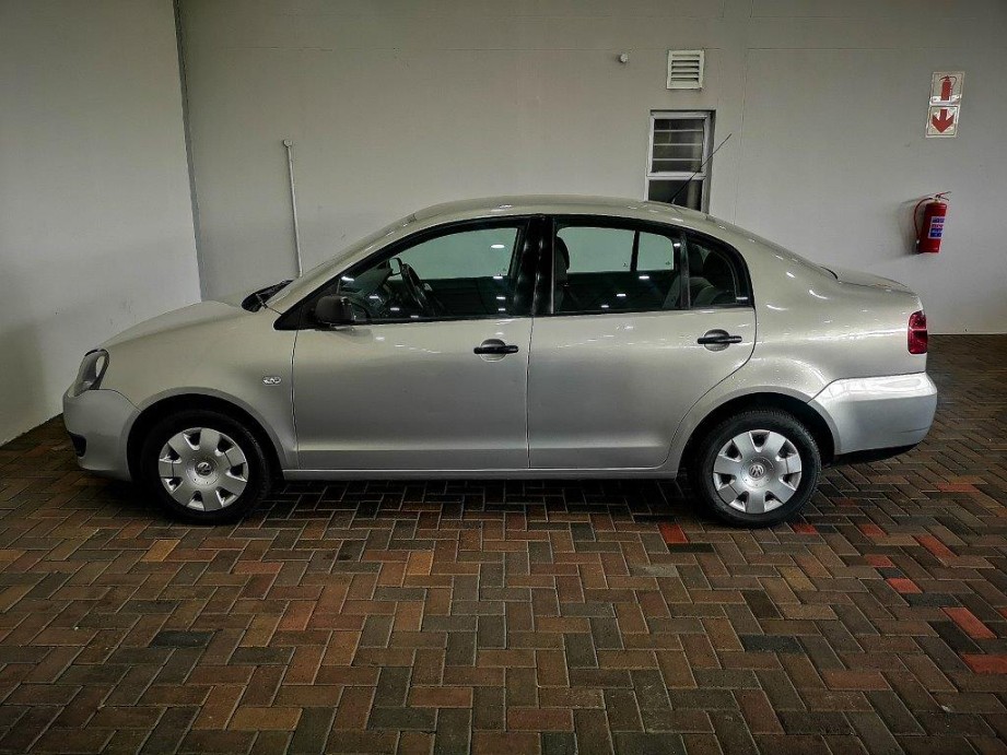 VOLKSWAGEN POLO VIVO 1.4 TRENDLINE - 9 