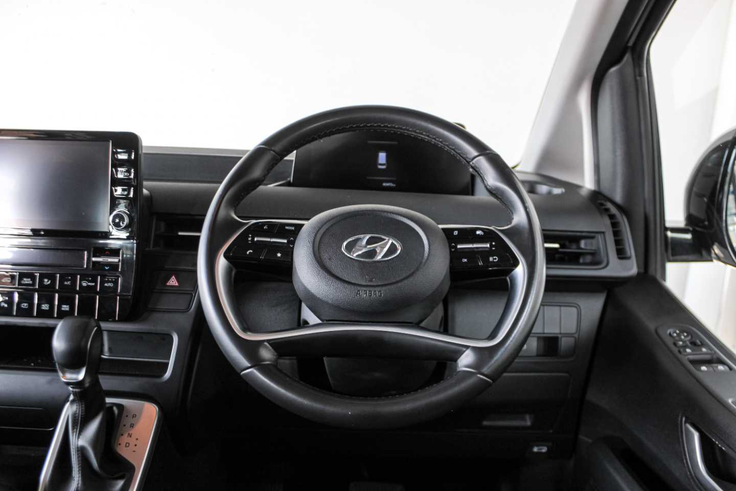 HYUNDAI STARIA 2.2D EXECUTIVE A/T - 12 