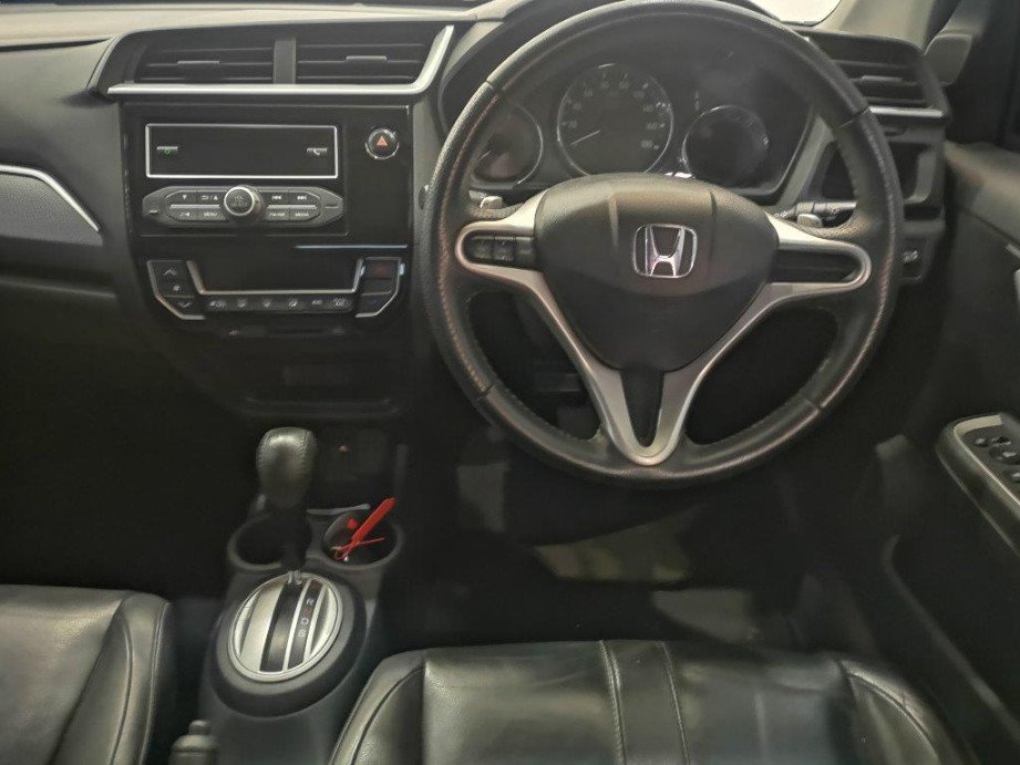 HONDA BR-V 1.5 ELEGANCE CVT - 13 