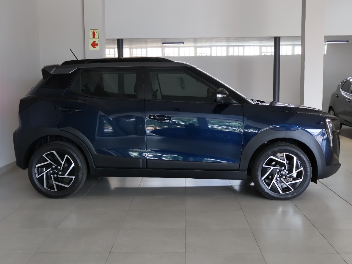 MAHINDRA XUV3XO 1.2T AX7L A/T - 2 