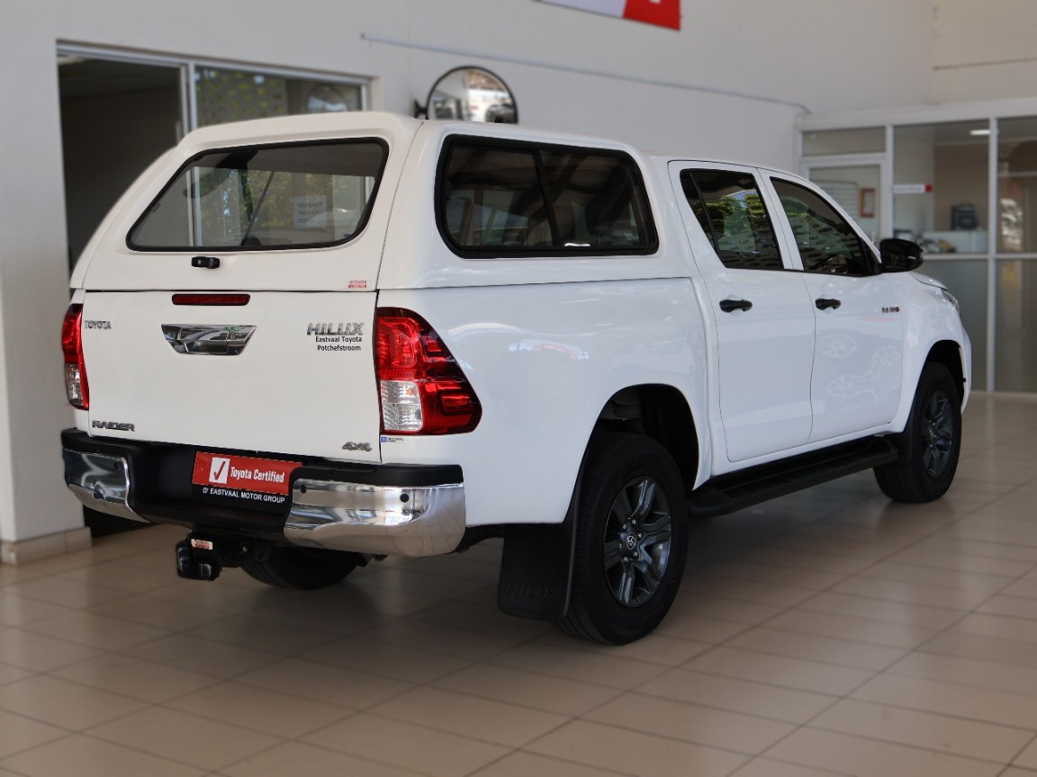 TOYOTA HILUX 2.4 GD-6 RAIDER 4X4 A/T P/U D/C - 1 