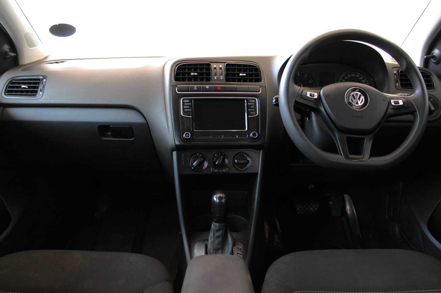 VOLKSWAGEN POLO VIVO 1.6 COMFORTLINE TIP (5DR) - 13 