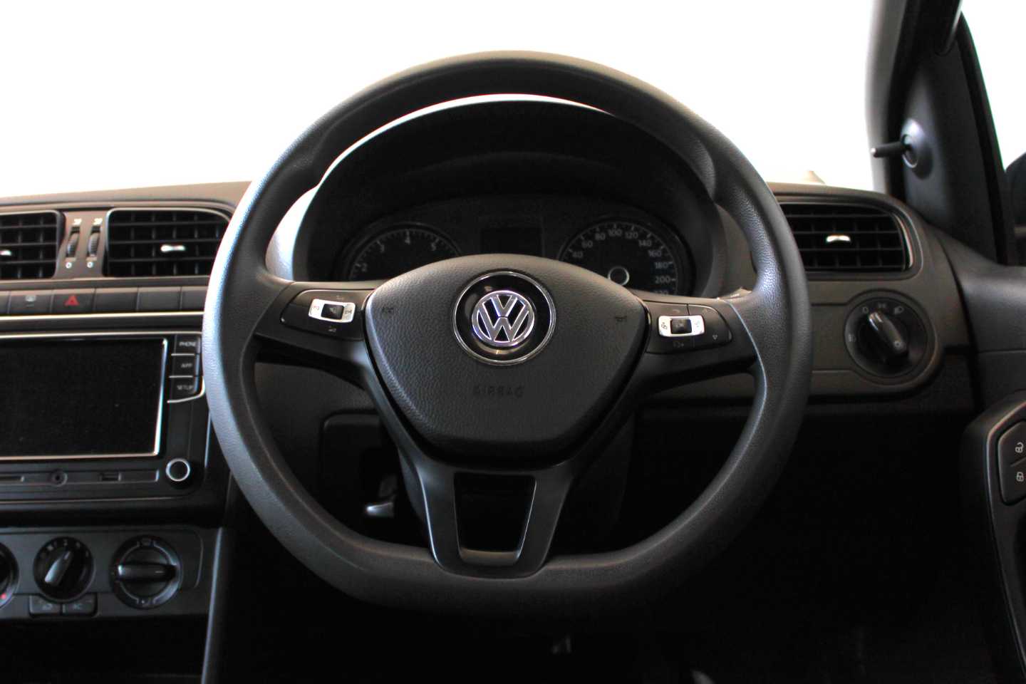 VOLKSWAGEN POLO VIVO 1.6 COMFORTLINE TIP (5DR) - 10 