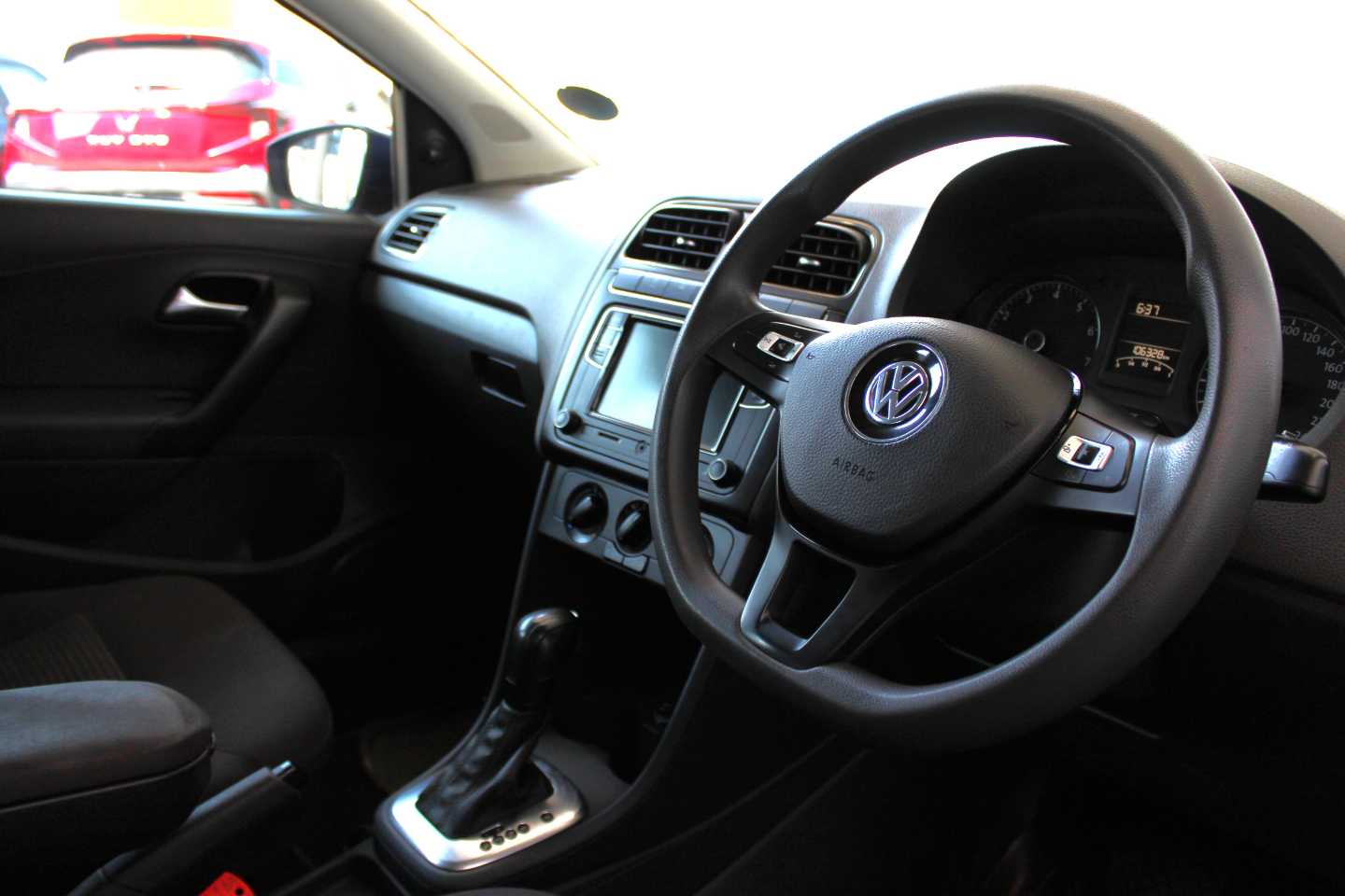 VOLKSWAGEN POLO VIVO 1.6 COMFORTLINE TIP (5DR) - 15 