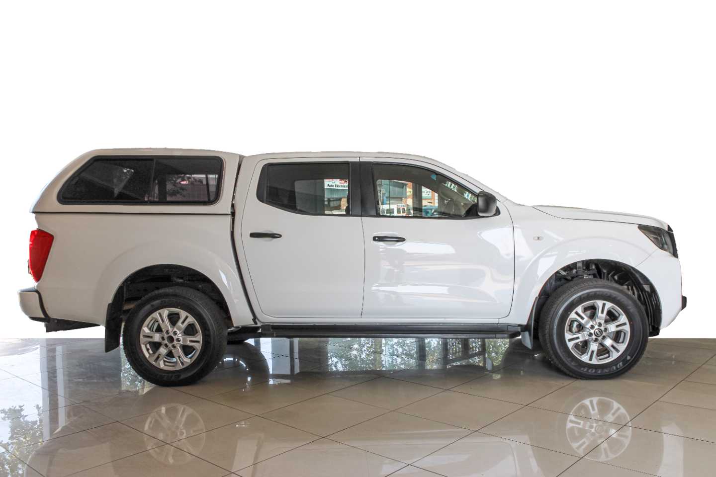 NISSAN NAVARA 2.5DDTI SE PLUS 4X4 D/C P/U - 9 