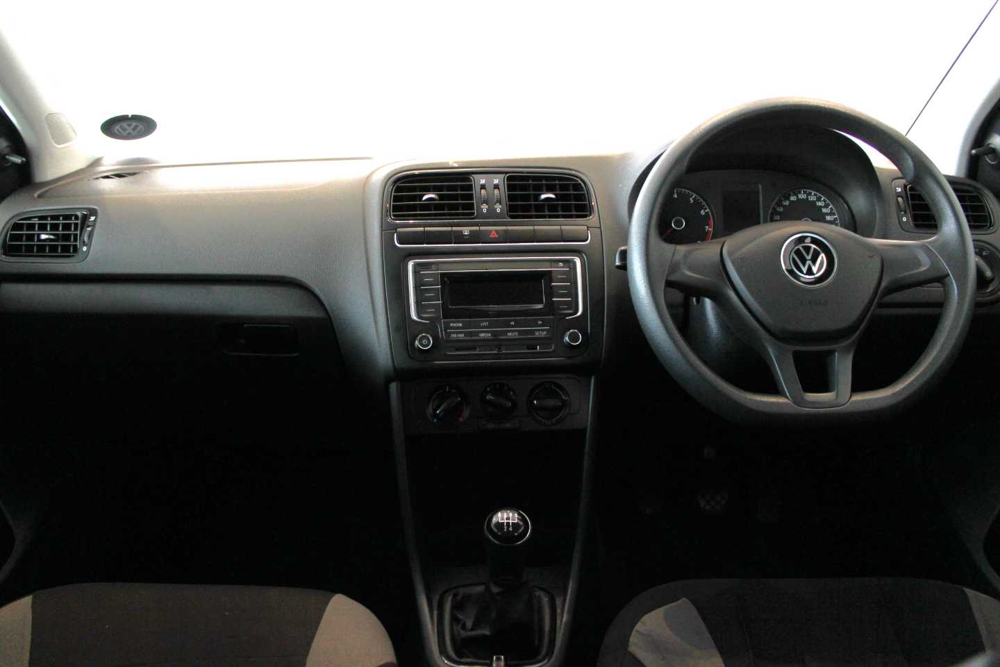 VOLKSWAGEN POLO VIVO 1.4 TRENDLINE (5DR) - 11 