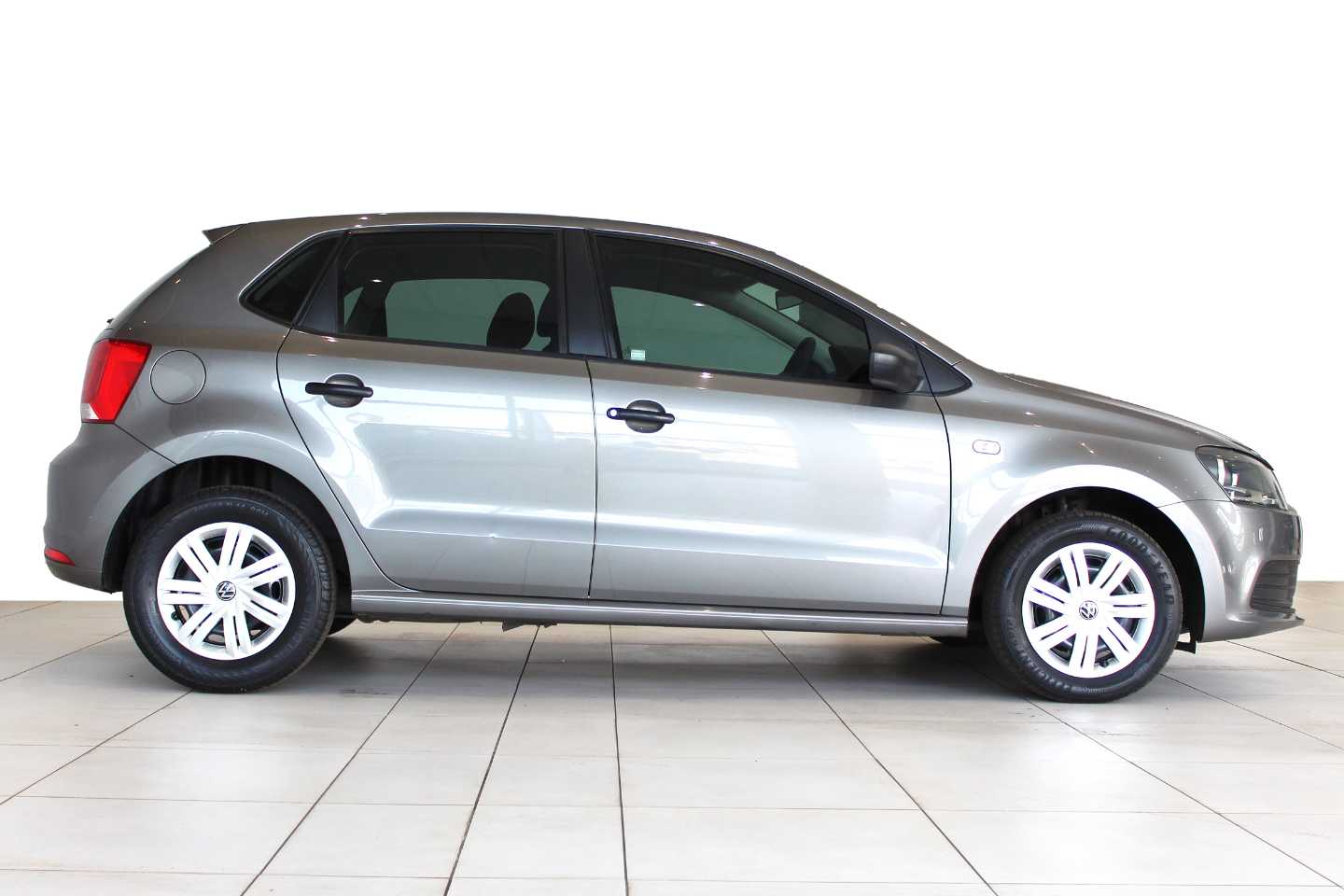 VOLKSWAGEN POLO VIVO 1.4 TRENDLINE (5DR) - 7 