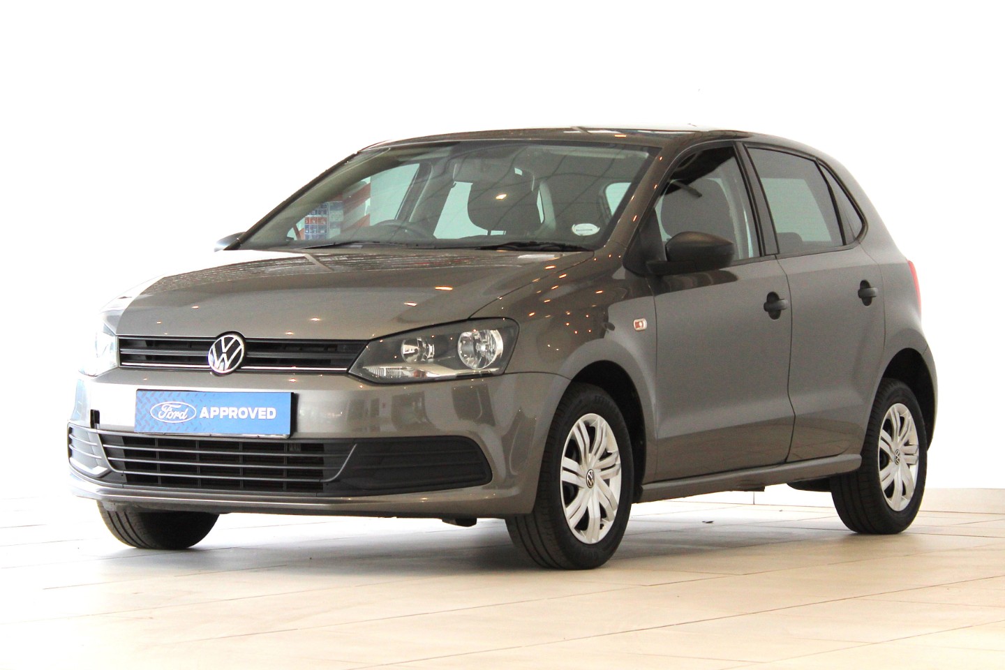 VOLKSWAGEN POLO VIVO 1.4 TRENDLINE (5DR) - 2 