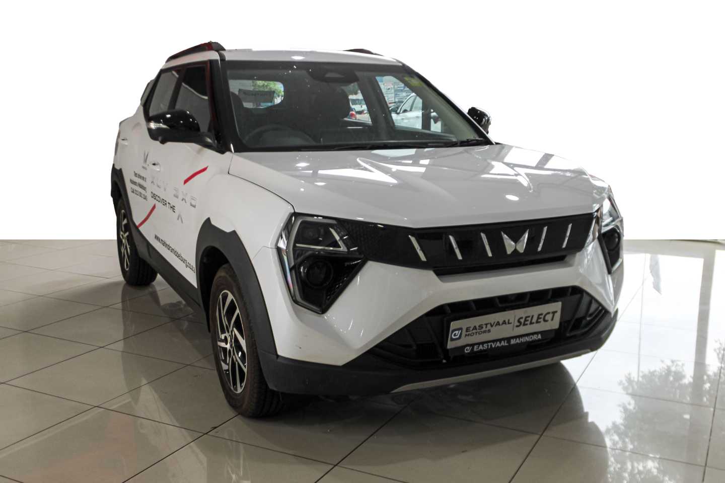 Mahindra XUV 3XO 1.2T AX5L Auto