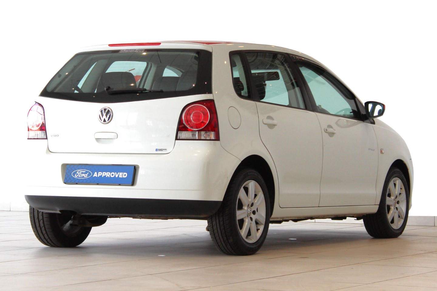 VOLKSWAGEN POLO VIVO GP 1.4 TRENDLINE 5DR - 6 