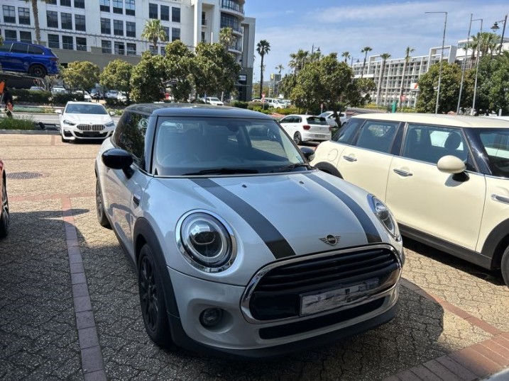 MINI Cooper Mark V (100 kW) Steptronic