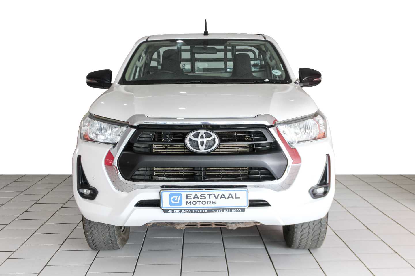 TOYOTA HILUX 2016 ON HiluxSC 2.4GD6 RB RAI MT (C07) - 1 