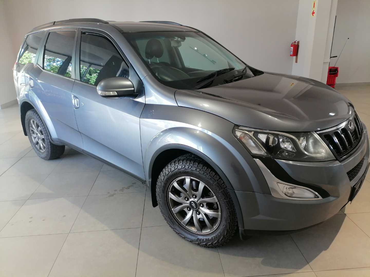 Mahindra XUV 500 2.2d (W8) mHawk 7 Seater