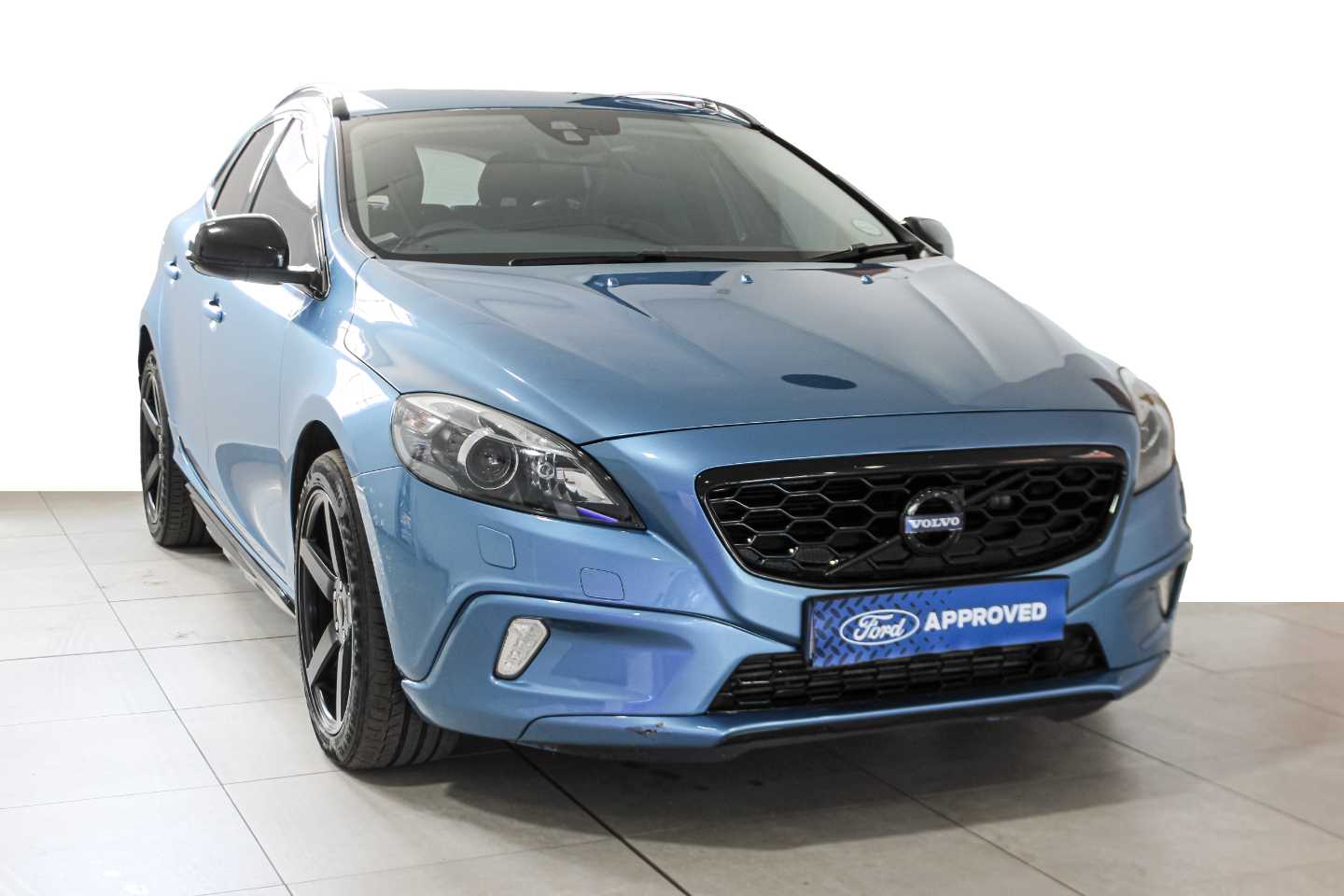 VOLVO V40 T5 MOMENTUM GEARTRONIC for Sale in South Africa