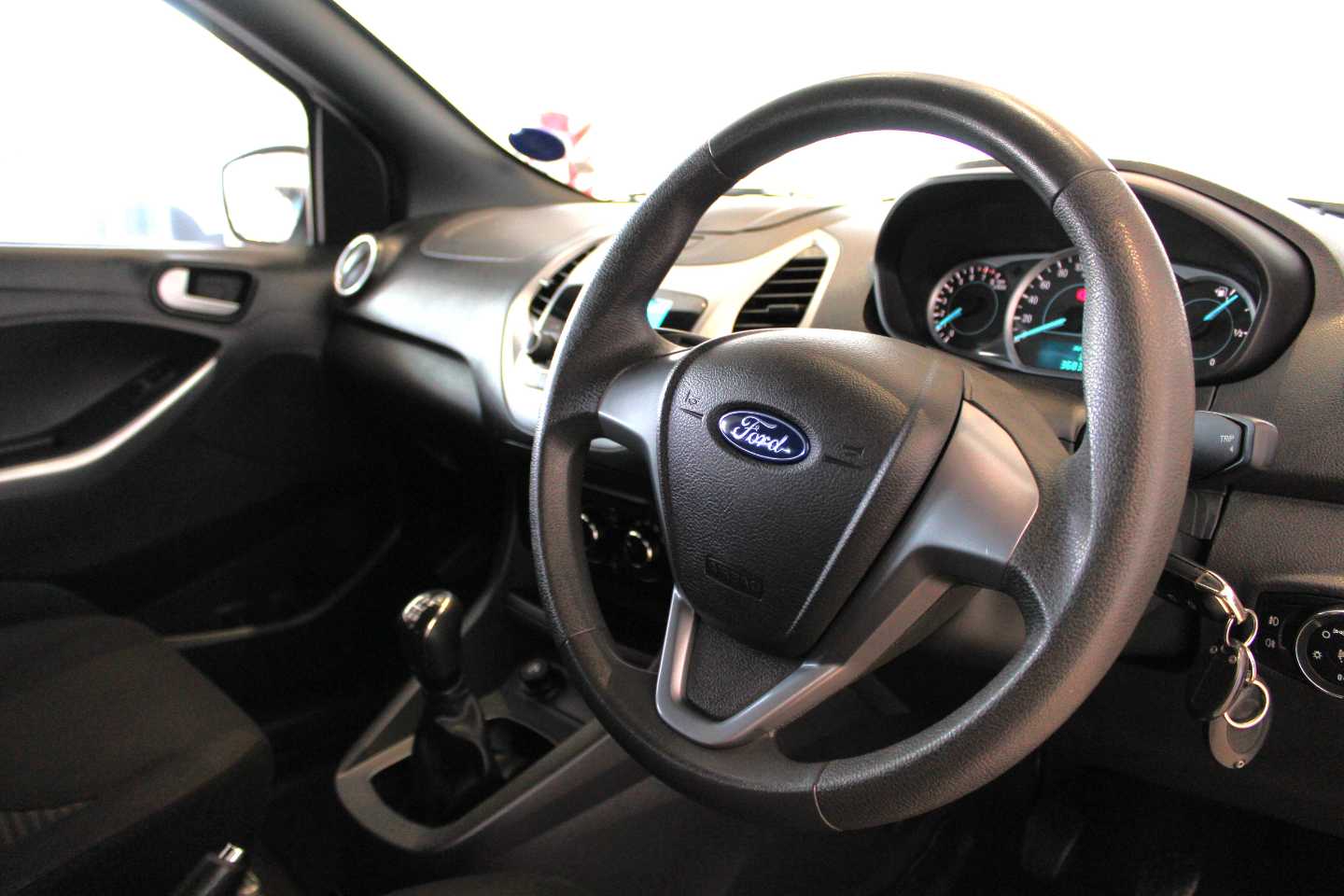 FORD FIGO FREESTYLE 1.5Ti VCT TITANIUM 5DR - 8 