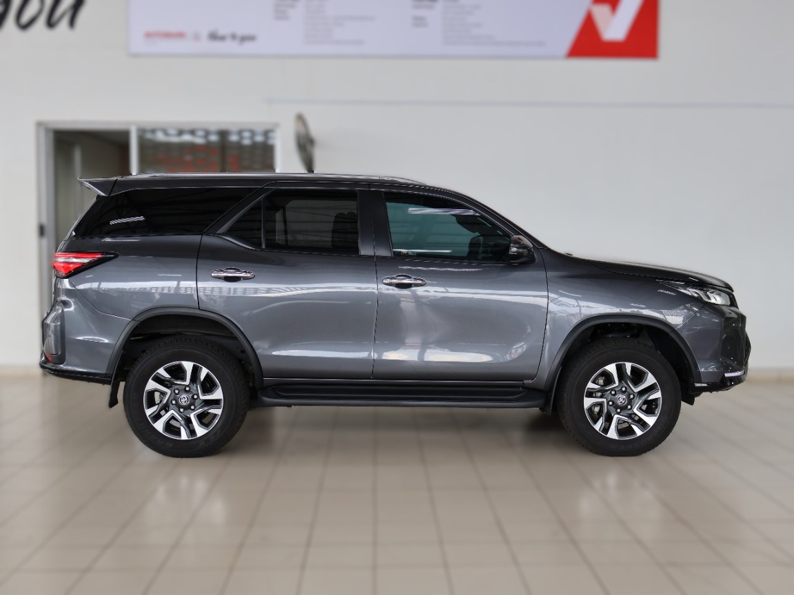 TOYOTA FORTUNER 2.8GD-6 4X4 A/T - 1 