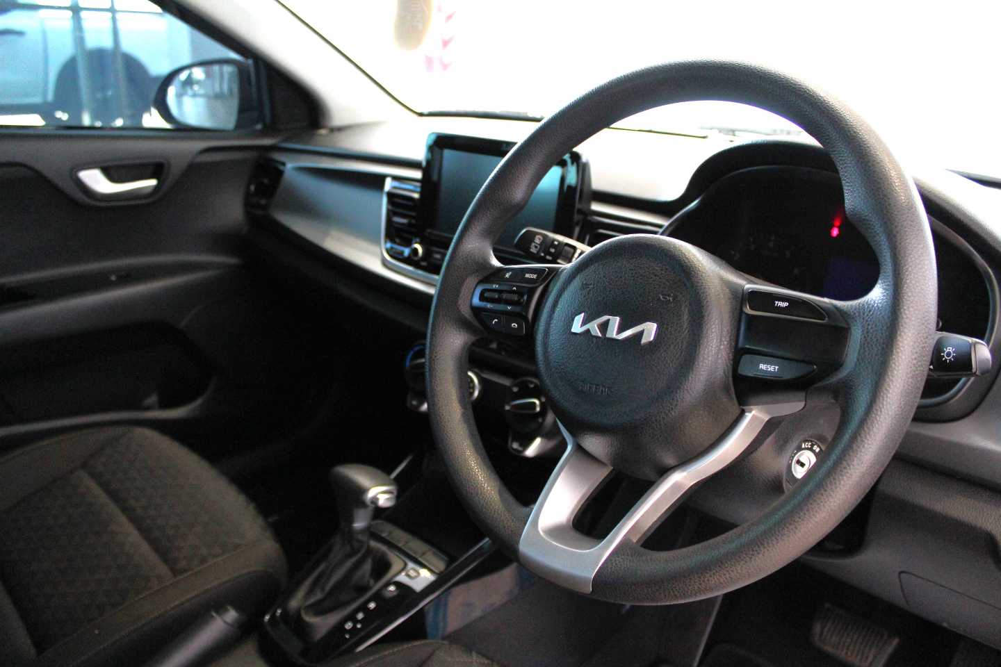 KIA RIO 1.4 LS A/T 5DR - 9 