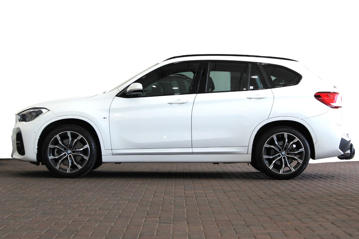 BMW X1 sDRIVE20d M-SPORT  A/T (F48) - 7 