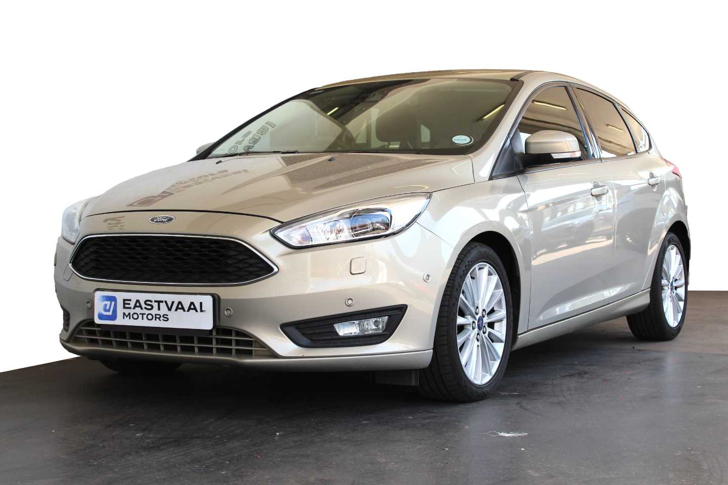 FORD FOCUS 1.5 ECOBOOST TREND 5Dr - 2 