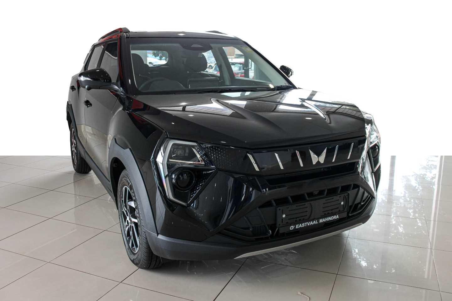 MAHINDRA XUV3XO 1.2T AX5L A/T - Main Vehicle Image