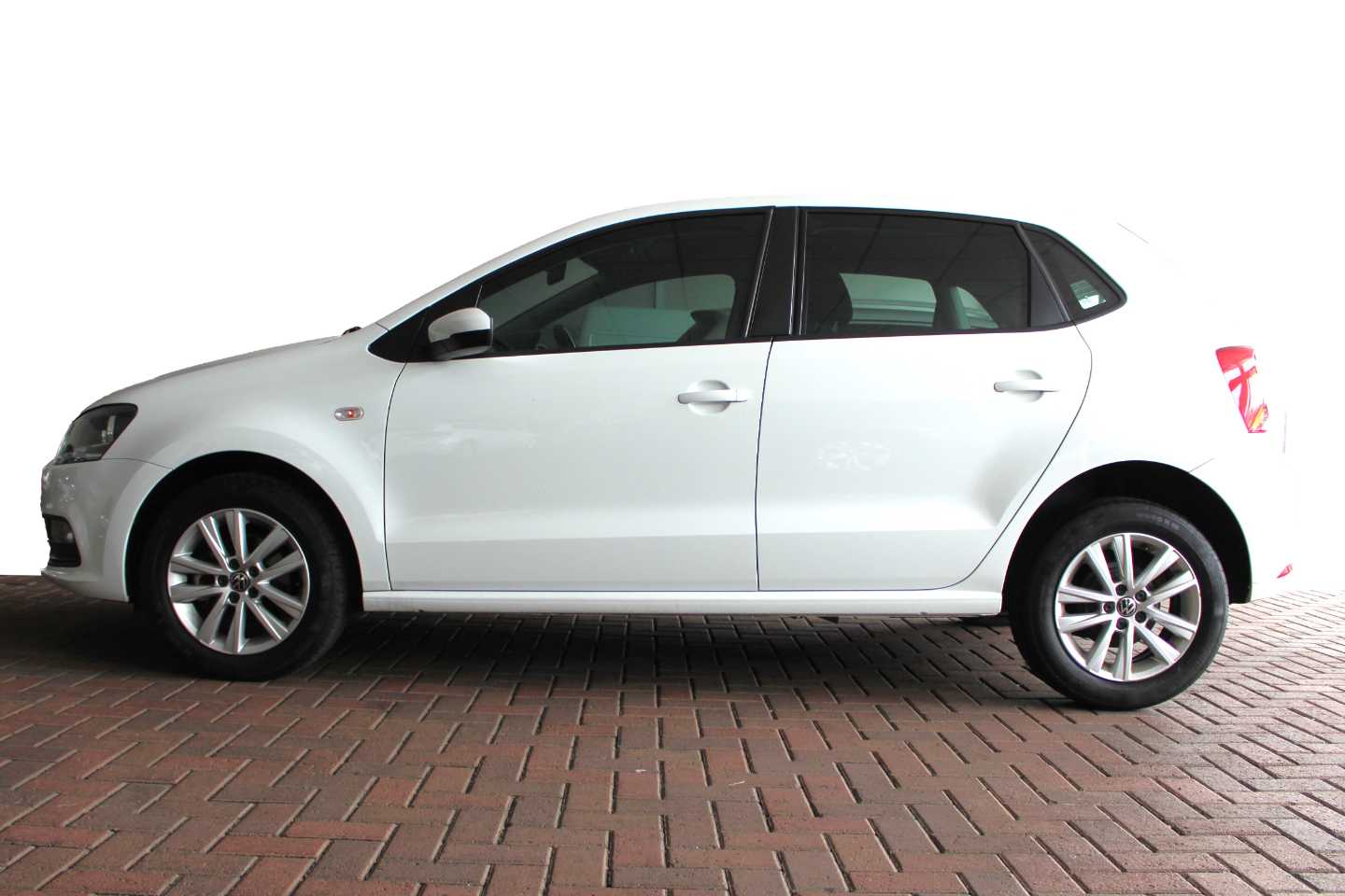 VOLKSWAGEN POLO VIVO 1.6 COMFORTLINE TIP (5DR) - 3 