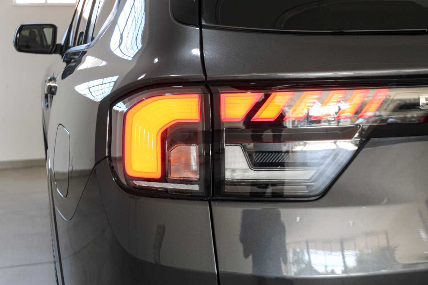 FORD EVEREST 2.0D BI-TURBO XLT A/T - 9 