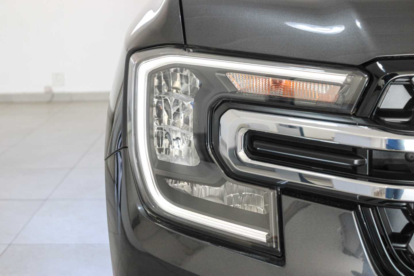 FORD EVEREST 2.0D BI-TURBO XLT A/T - 8 